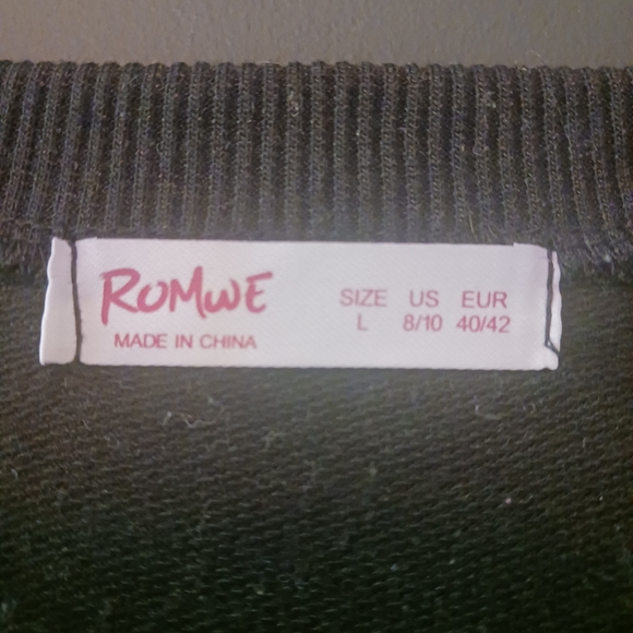 ROMWE LARGE BLACK AND WHITE WOMEN'S SWEATER 🦋 - Picture 3 of 3